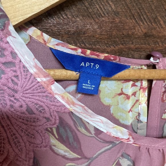 Apt 9 floral blouse - Picture 3 of 4